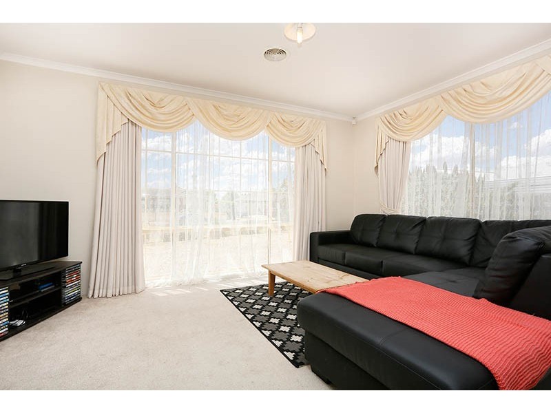 41 Greenleaf Drive, Lara VIC 3212