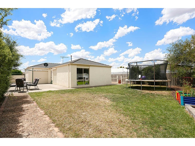 41 Greenleaf Drive, Lara VIC 3212