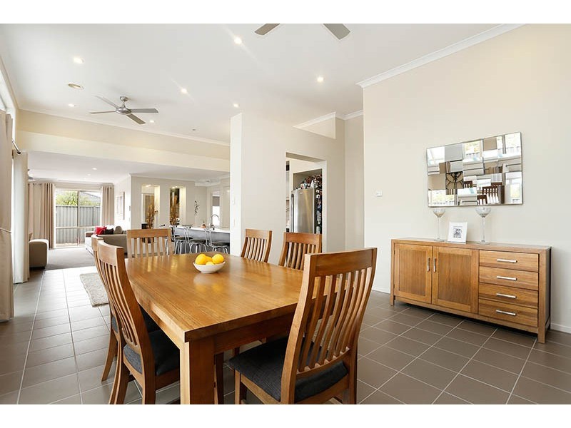 30 Springwater Drive, Lara VIC 3212