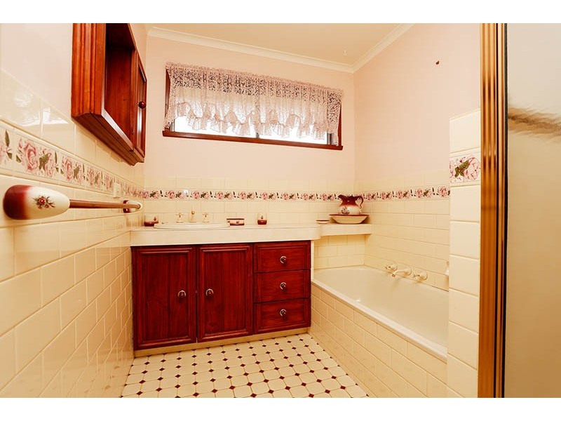 12 Rosemary Avenue, Corio VIC 3214