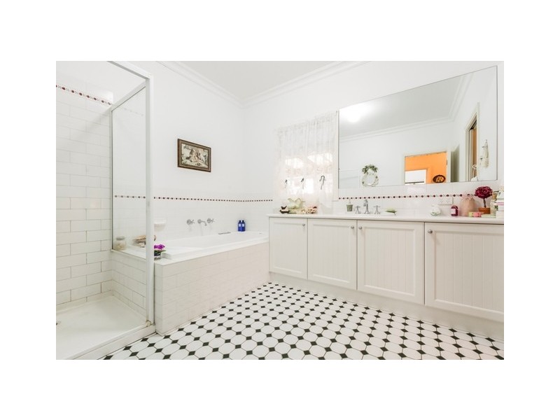 7 Sherman Court, Lovely Banks VIC 3221