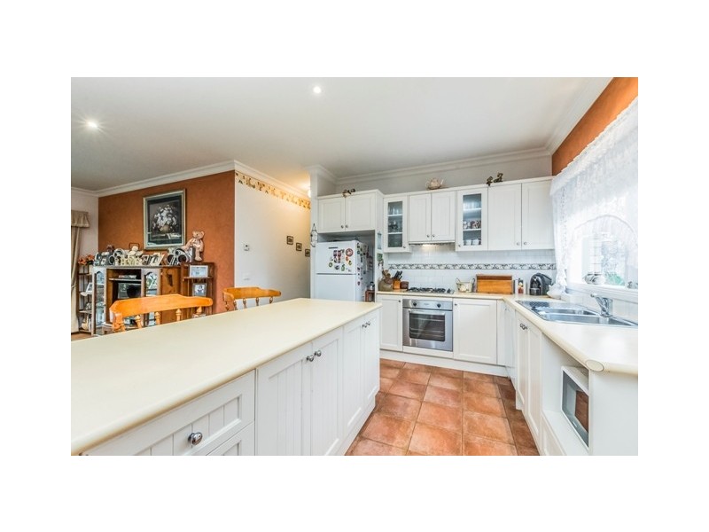 7 Sherman Court, Lovely Banks VIC 3221