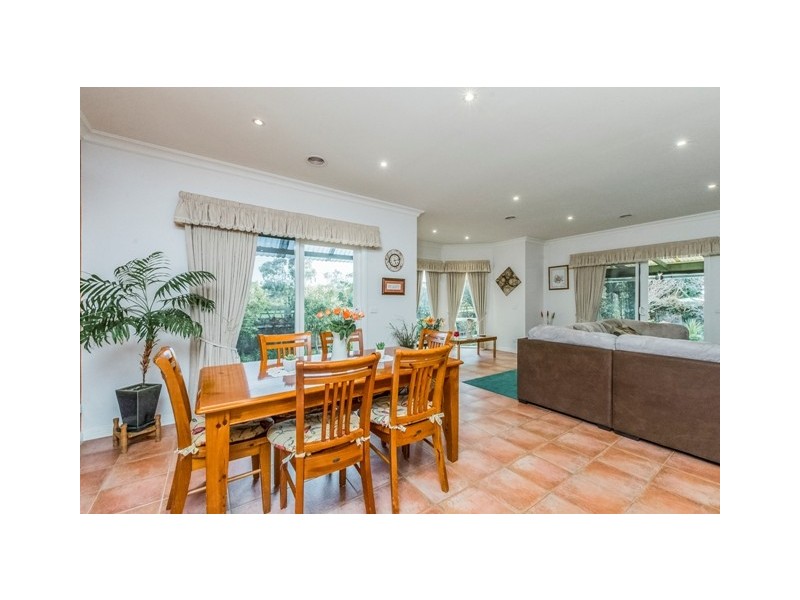 7 Sherman Court, Lovely Banks VIC 3221