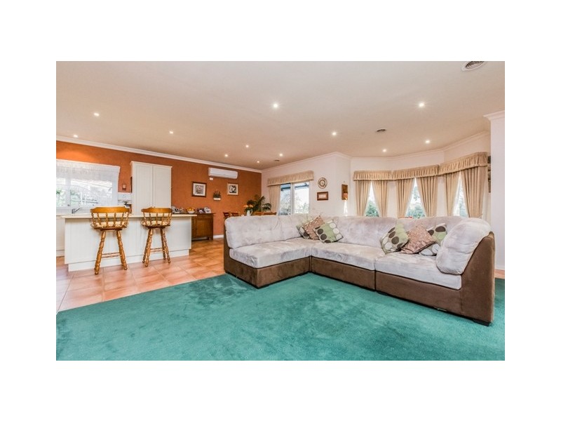 7 Sherman Court, Lovely Banks VIC 3221