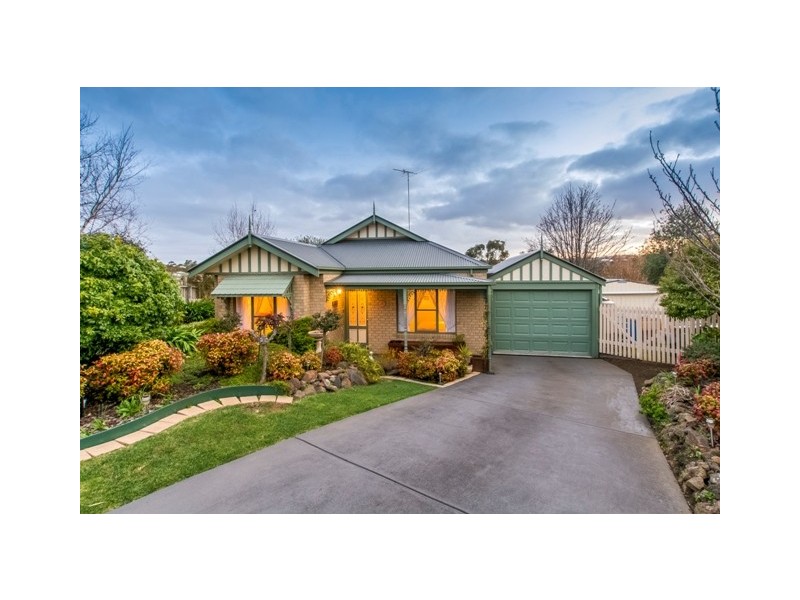 7 Sherman Court, Lovely Banks VIC 3221