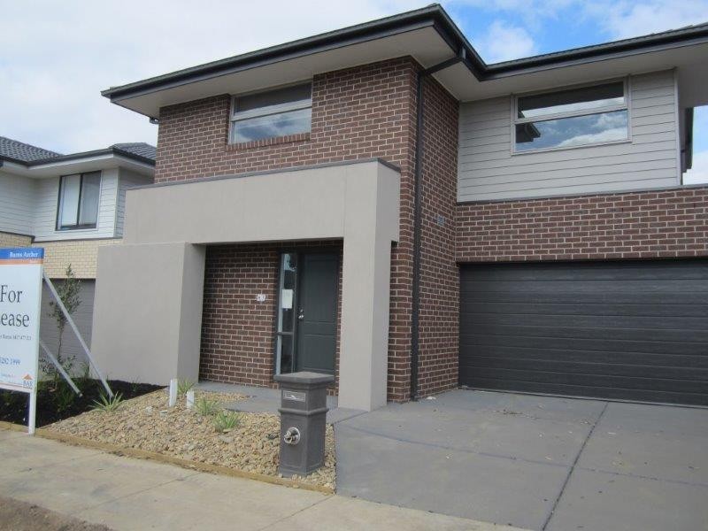 33 Remarkables Drive, Mount Duneed VIC 3216