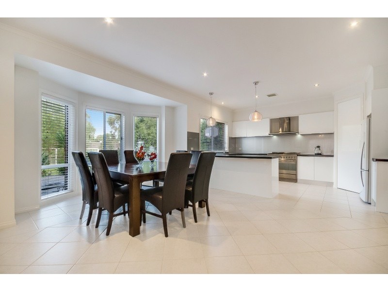 10 River Park Court, Werribee VIC 3030