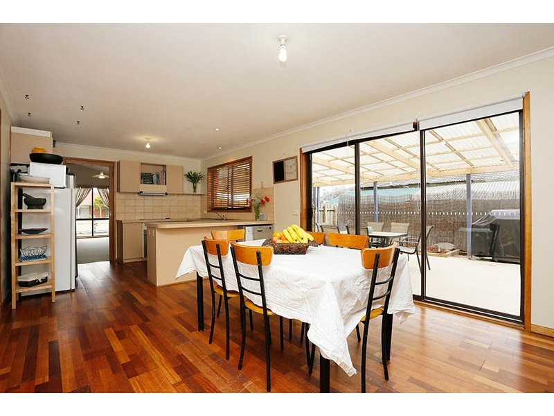 10 Richard Drive, Lara VIC 3212