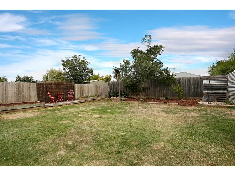 10 Richard Drive, Lara VIC 3212