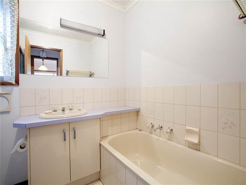 7 Newcomen Court, Lara VIC 3212