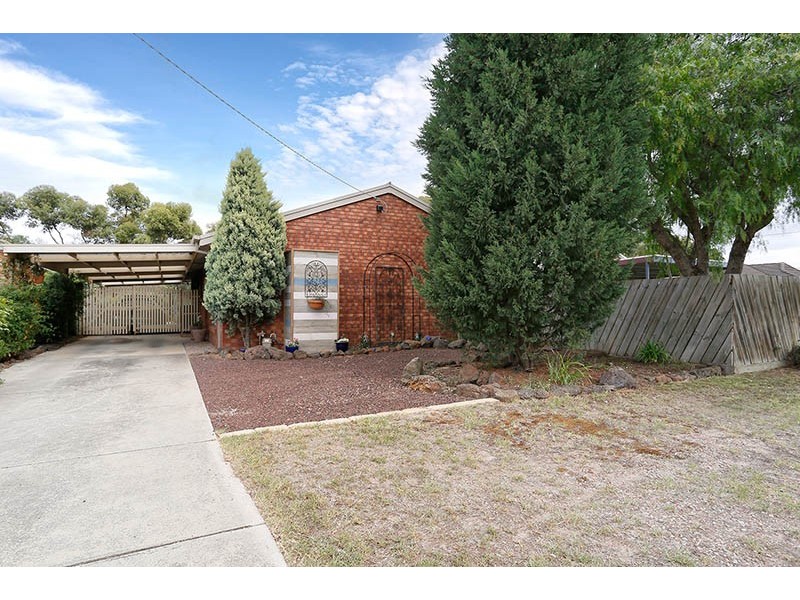 31 Cameron Crescent, Lara VIC 3212