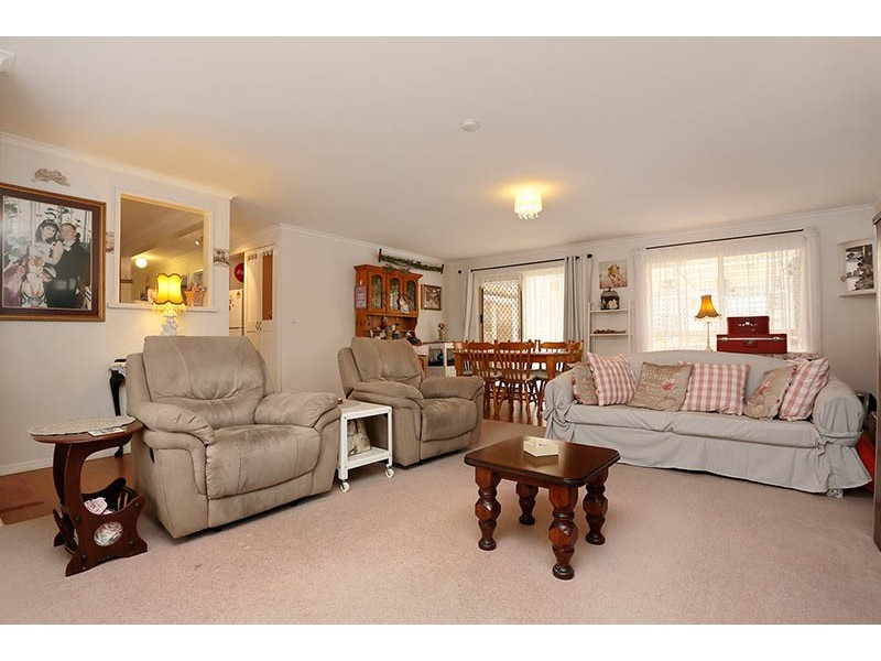 31 Cameron Crescent, Lara VIC 3212