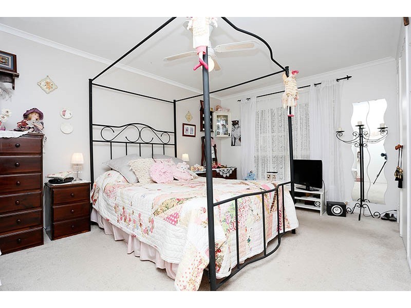 31 Cameron Crescent, Lara VIC 3212