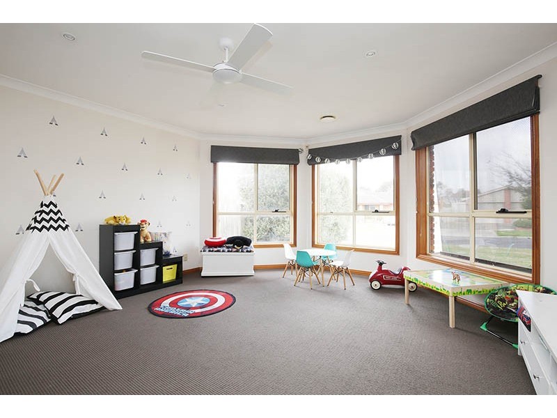 4 O’Dwyer Court, Lovely Banks VIC 3221