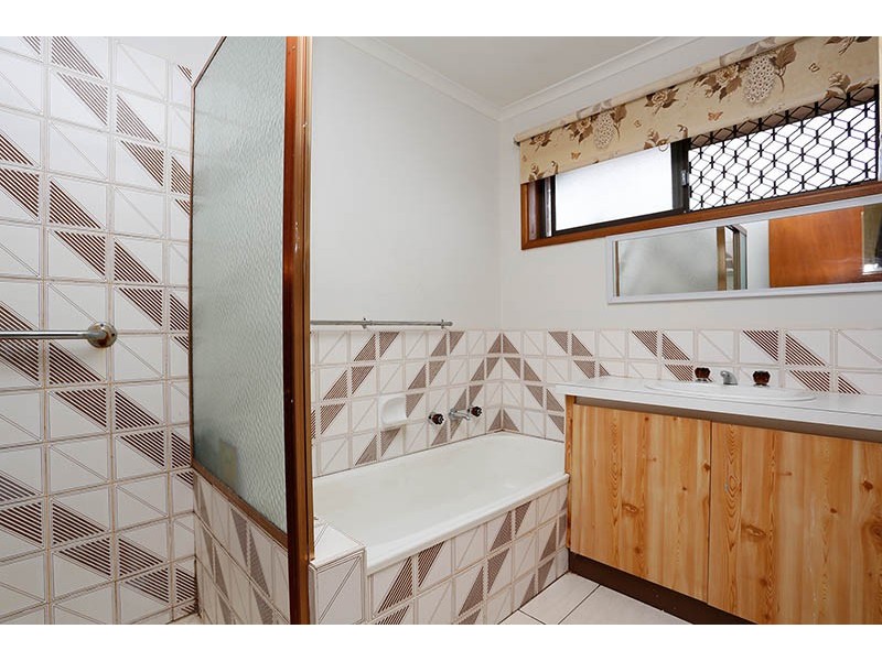 2/15 Jania Street, Lara VIC 3212