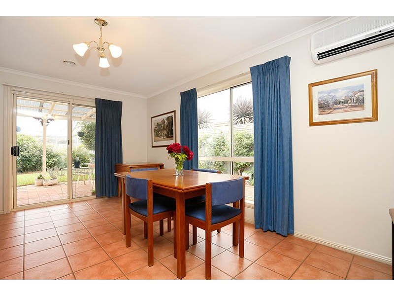 30 Blackbird Circuit, Lara VIC 3212