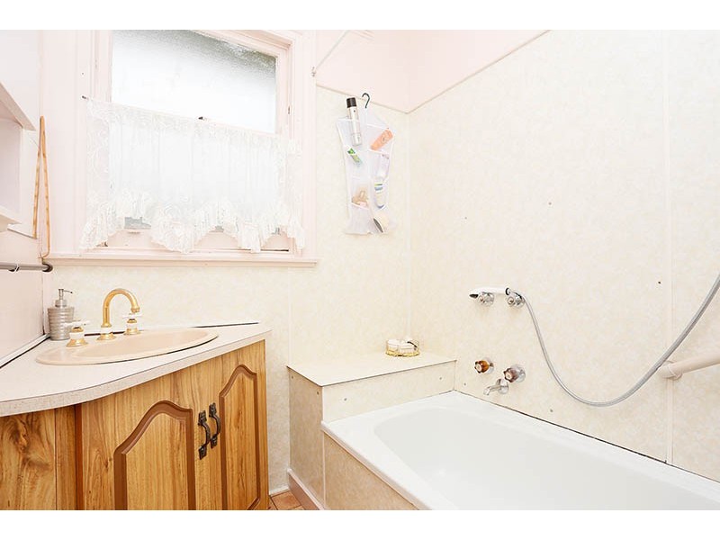 18 Finch Street, Norlane VIC 3214