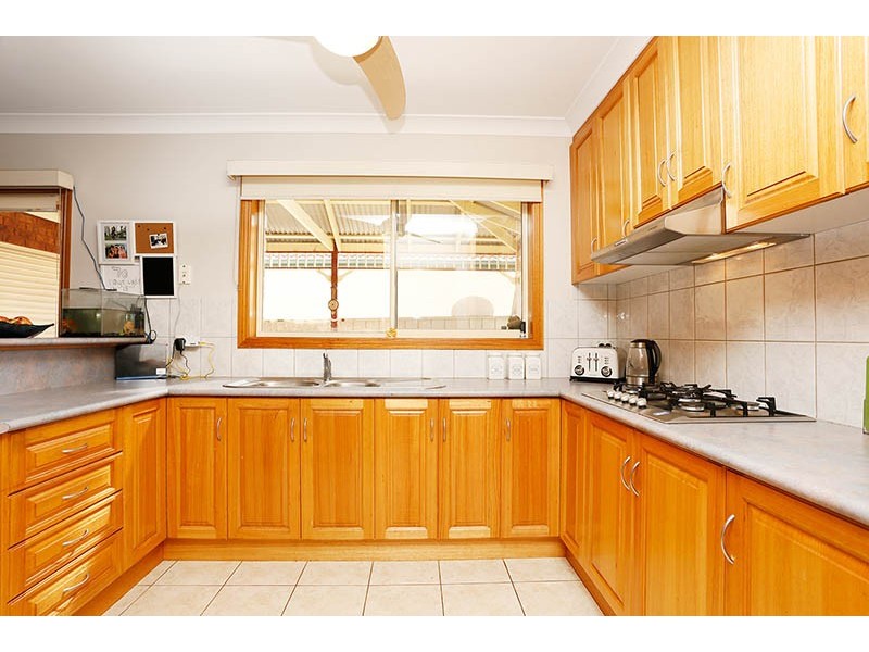 27 Blackbird Circuit, Lara VIC 3212