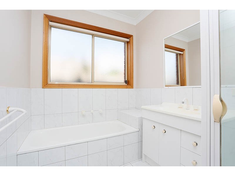 27 Blackbird Circuit, Lara VIC 3212