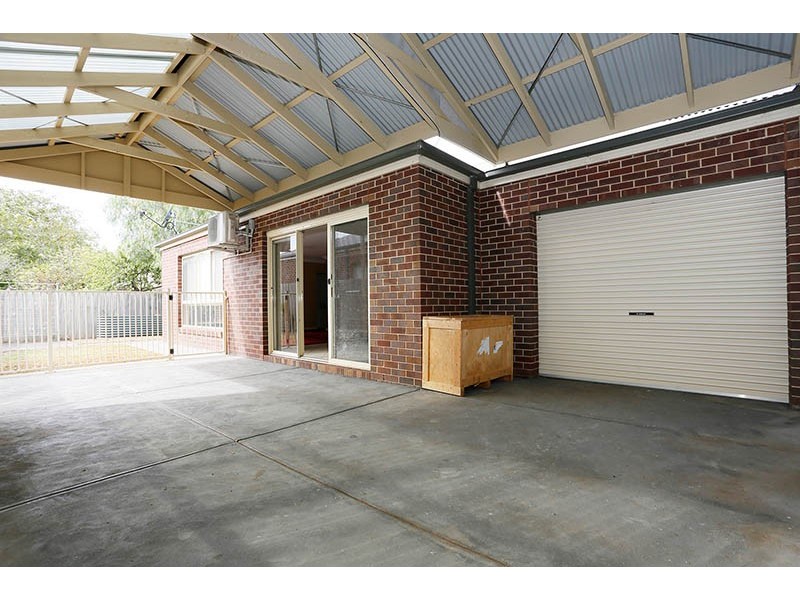 2/15 Bank Street, Lara VIC 3212