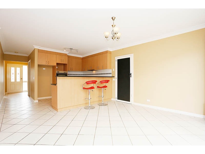 2/15 Bank Street, Lara VIC 3212