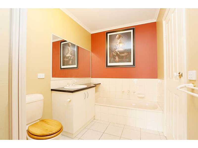 2/15 Bank Street, Lara VIC 3212