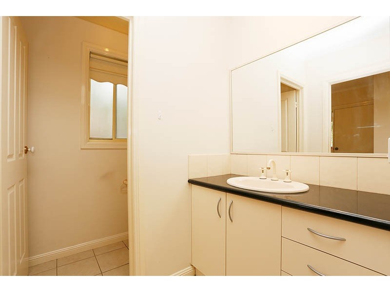 2/15 Bank Street, Lara VIC 3212