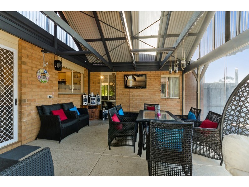 8 Marconi Place, Lara VIC 3212