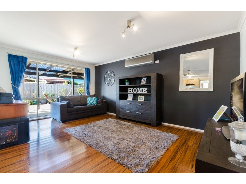 8 Marconi Place, Lara VIC 3212