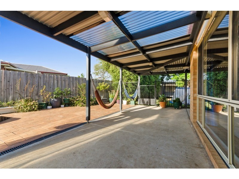 8 Marconi Place, Lara VIC 3212