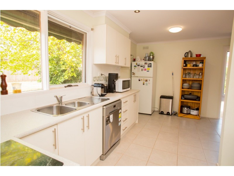 15 Upton Court, Lara VIC 3212