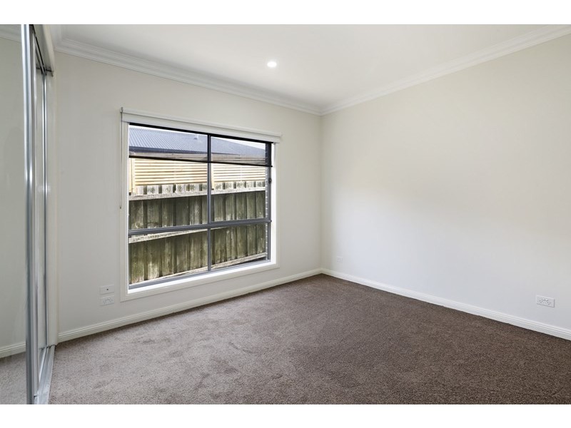 2/3 Karlovac Court, Bell Park VIC 3215