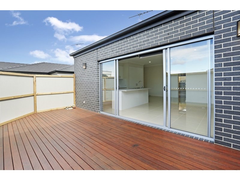 2/3 Karlovac Court, Bell Park VIC 3215