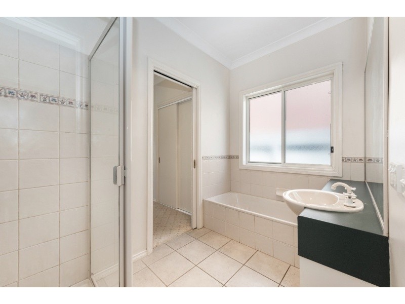 30 Magpie Close, Lara VIC 3212