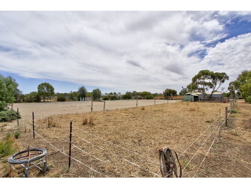 8 Gawler River Road, Lewiston SA 5501