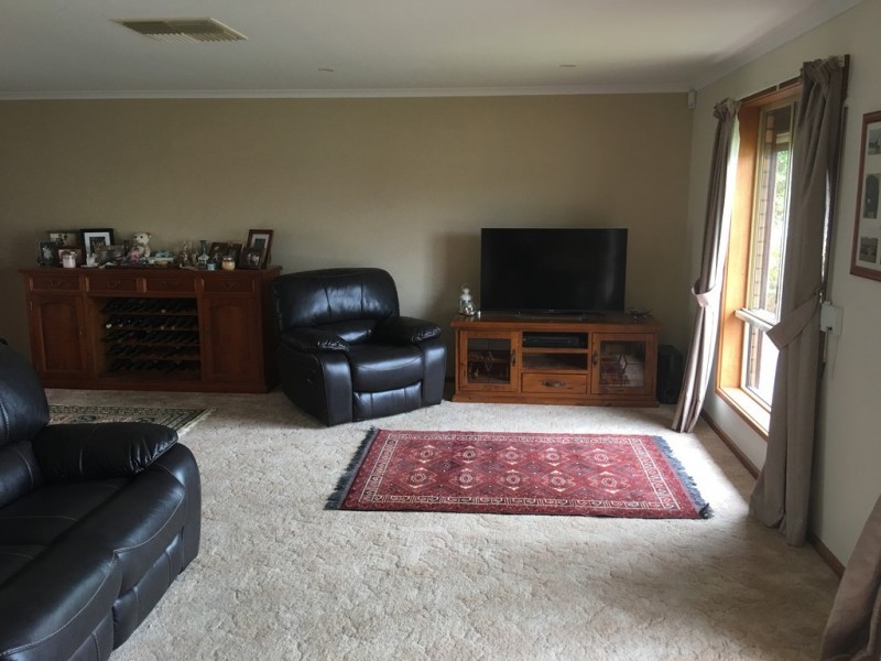 17 Barker street, Willaston SA 5118