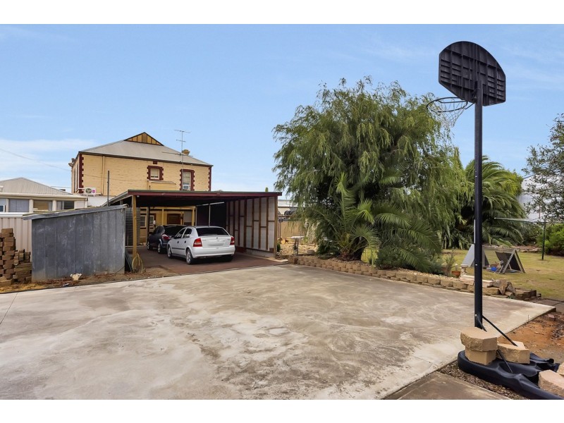 24 Howe Street, Balaklava SA 5461