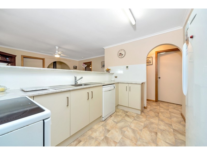 4 Yararoo Drive, Clinton SA 5570