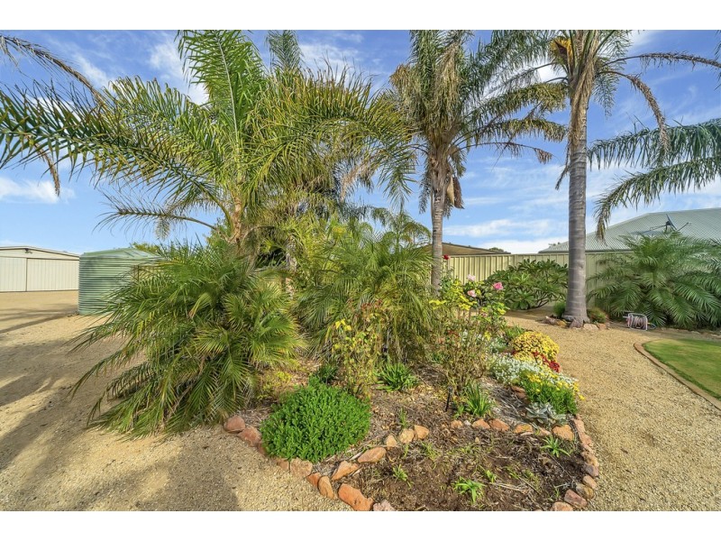 4 Yararoo Drive, Clinton SA 5570