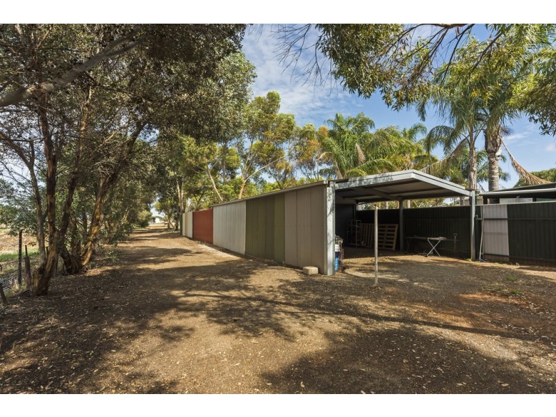 4 RACECOURSE ROAD, Balaklava SA 5461