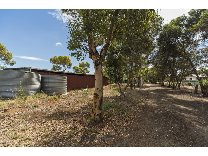 4 RACECOURSE ROAD, Balaklava SA 5461