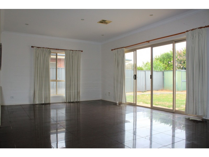 17 LAKESIDE DRIVE, Andrews Farm SA 5114