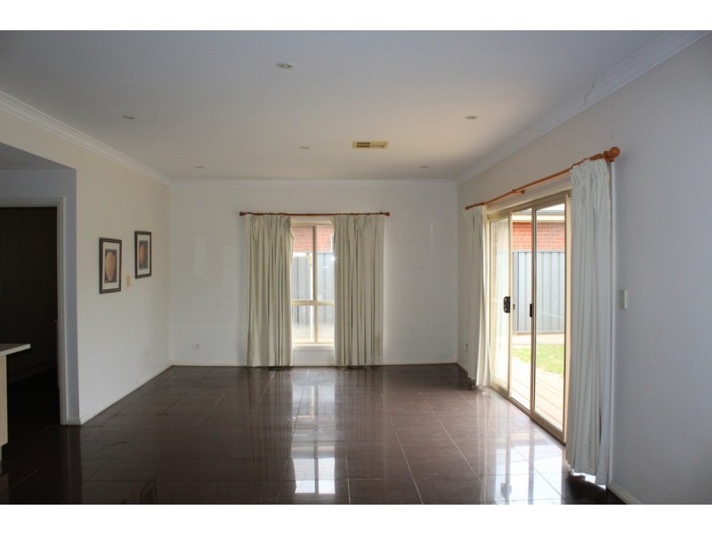17 LAKESIDE DRIVE, Andrews Farm SA 5114