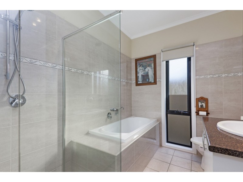 15 TASOS DRIVE, Munno Para West SA 5115