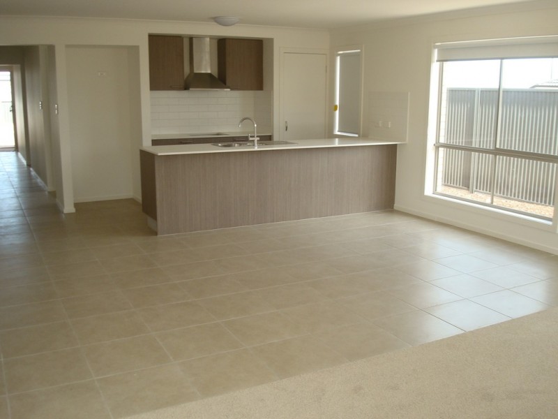 11 Henderson Street, Blakeview SA 5114