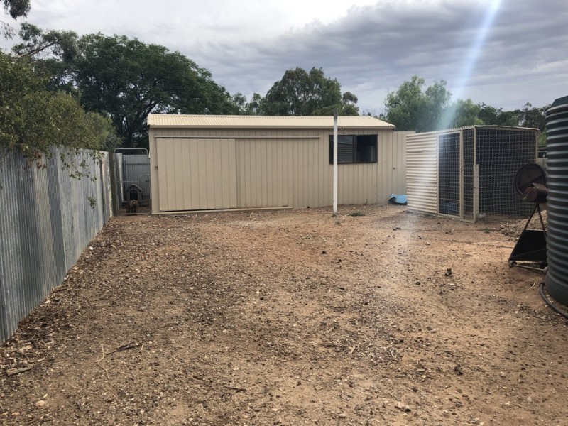 1 FIFTH STREET, Owen SA 5460