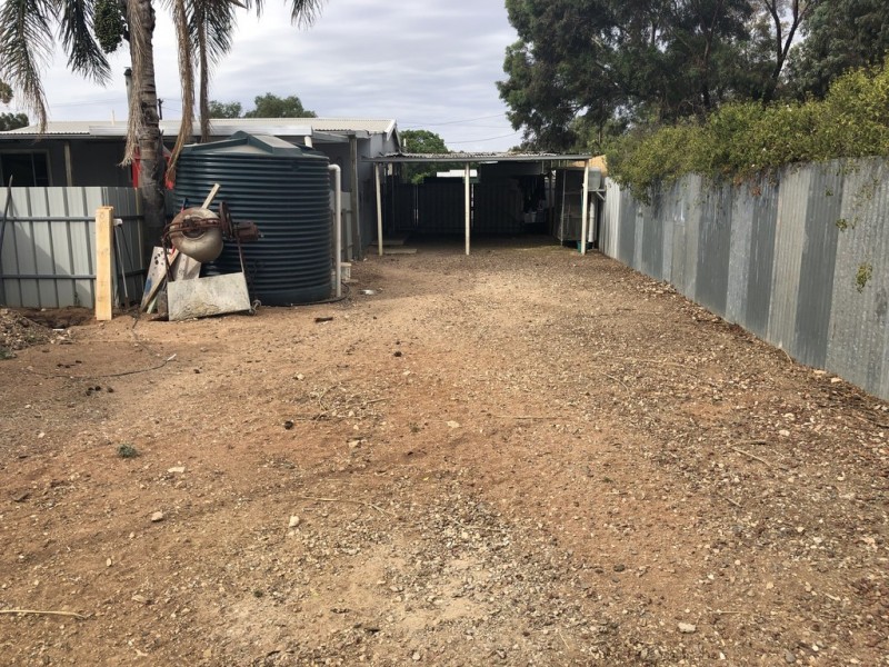 1 FIFTH STREET, Owen SA 5460