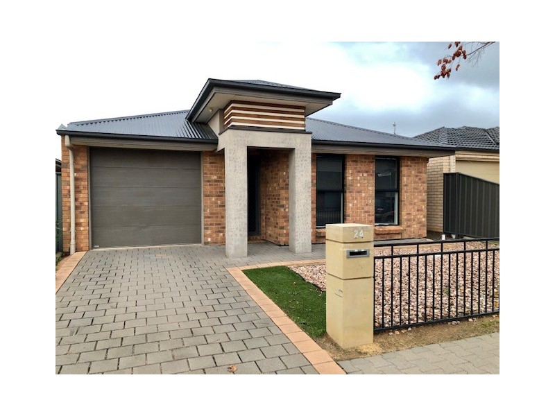 24 SAINT LAWRENCE AVENUE, Andrews Farm SA 5114
