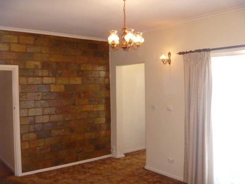 5 Midway Rd, Elizabeth East SA 5112