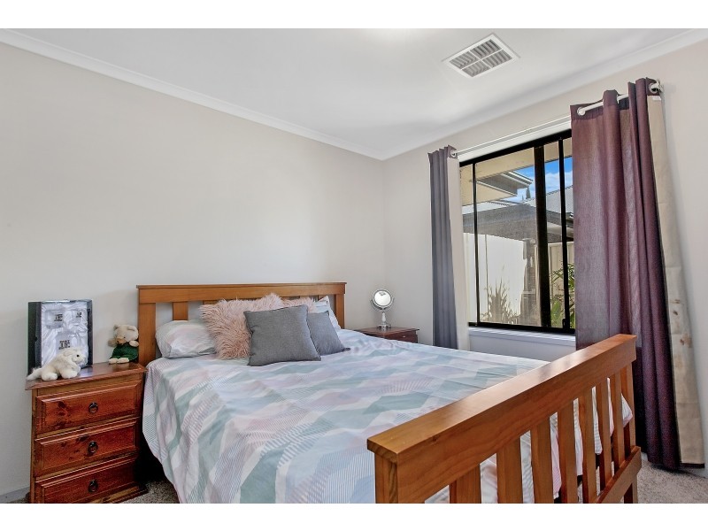 12 McGonigal Drive, Willaston SA 5118